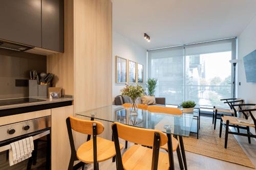 Apoquindo Apartment | Prime Las Condes Escape Modern 2BR for 4