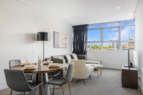 Chatswood CBD Apartment | Prime Location 1BD Apartment in Chatswood