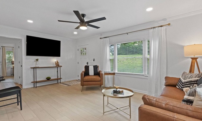 Johnson City House | Prime location 2BR/1 Bath Home