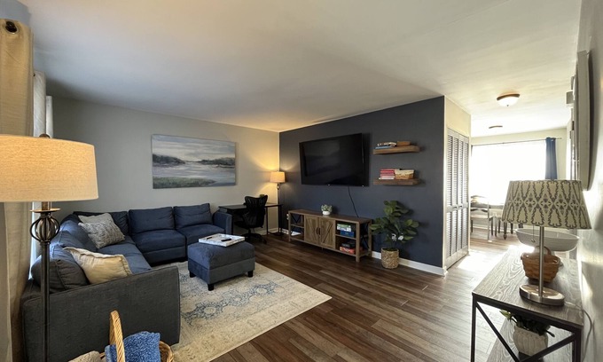 North Chesterfield House | Prime location! Minutes to RVA downtown, UVA, and top hospitals. Act now!