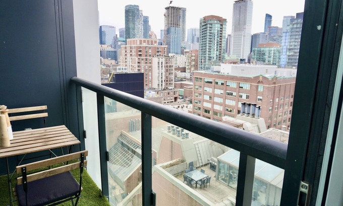 St. Lawrence Condo | Prime Location, Premium Comfort: Unforgettable Stay in Toronto!