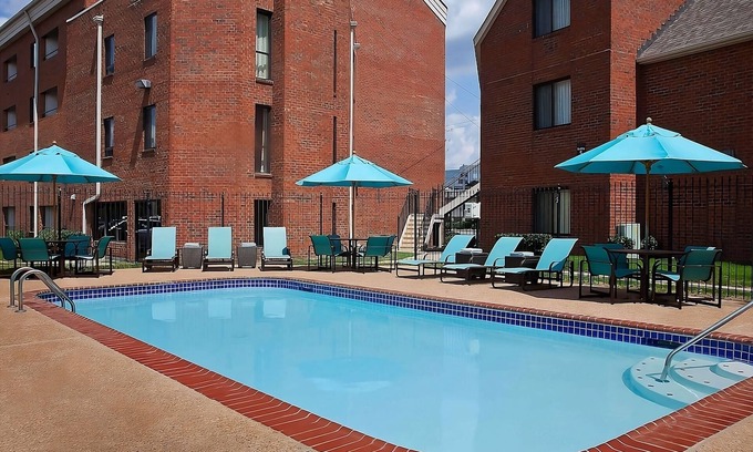 White Station House | Prime Location! w/ Parking, Pets Allowed, Close to Memphis Rock n Soul Museum!