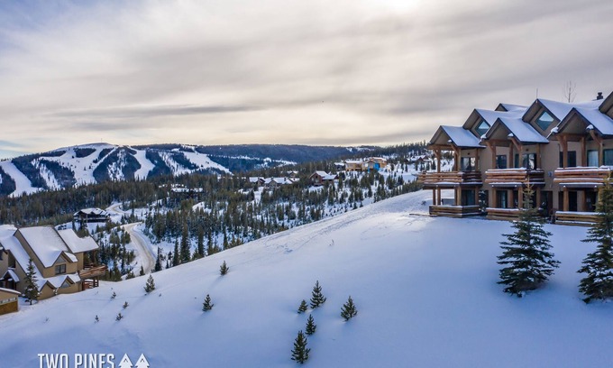 Saddle Ridge House | Prime Ski-In/Out Saddle Ridge| Private Hot Tub | 7 Min Drive to Resort