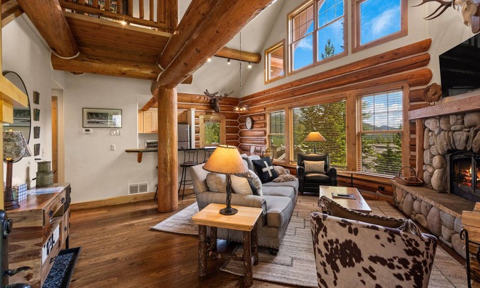 Powder Ridge Ski Chalet | Prime Ski-In/Ski-Out Big Sky Powder Ridge Cabin