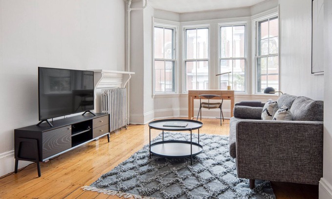 Shawmut Apartment | Prime South End 2BR in Union Park by Blueground