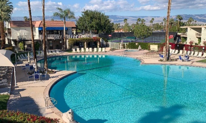 Palm Desert Condo | Prime South Palm Desert Condo Located in Shadow Mountain Gated Resort