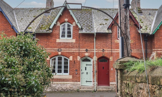 Kenton Cottage | PRIMROSE COTTAGE, family friendly, with open fire in Kenton, Exeter