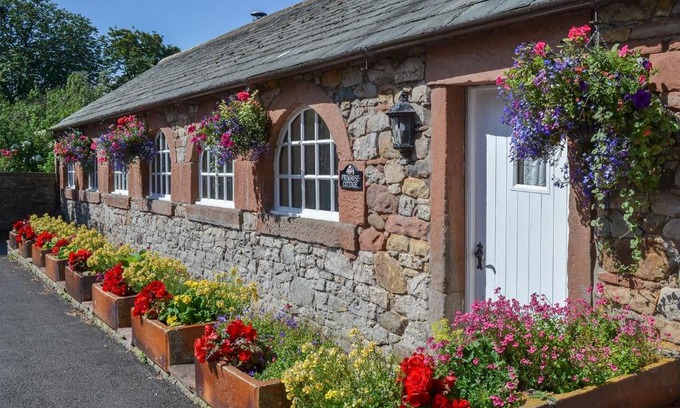 Wigton House | Primrose Cottage - Lpg
