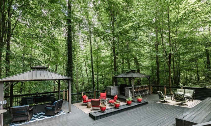 Parker House | Primrose Point - Immersed in Outdoor Beauty