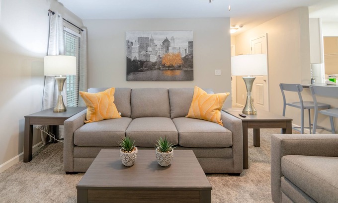 Arcadia Apartment | ✭Printer✭6mi→Wofford✭King Bed✭3 TVs✭W/D✭20min→BMW