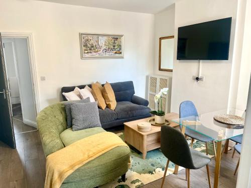 Dartford House | Priory house - home away from home