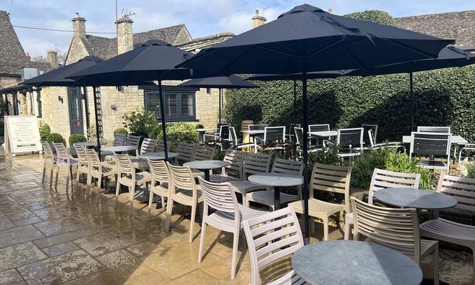 Burford House | Priory Tearooms Burford With Rooms