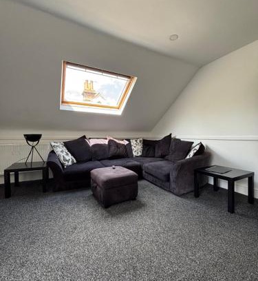 Eaton Apartment | Pristine 2 bedroom apartment with off street parking