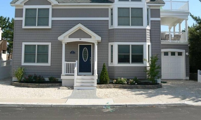 Beach Haven Terrace House | Pristine 5 Bedroom Ocean Block Home