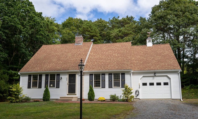 Osterville House | Pristine Beach House in Convenient Neighborhood! Barnstable Beach Pass Included