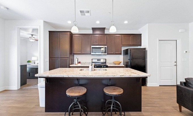 Raisin House | Pristine Luxury Townhouse for Professionals