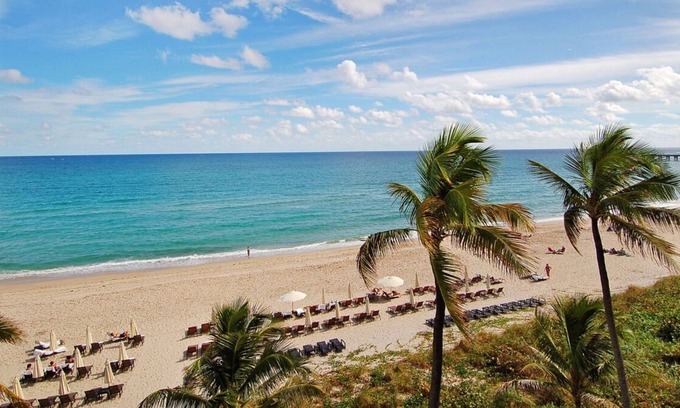 Palm Beach House | Pristine Oceanfront Accommodation! Garden View Unit w/ 2 Queen Beds | Pool