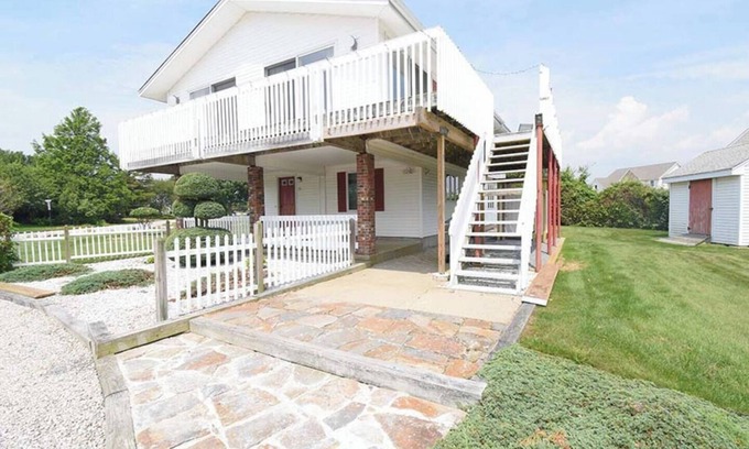 Eastward Look House | Pristine Summer Rental!/Walk to Beach