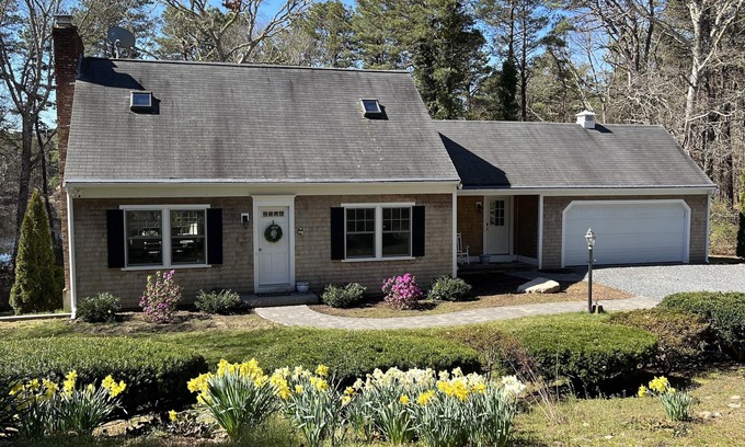 East Dennis House | Pristine Vacation Home on Aunt Patty's Pond (2208)
