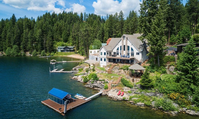 Coeur d'Alene House | Pristine waterfront estate on Lake Coeur d'Alene