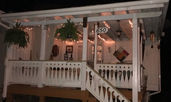 Winston - Salem House | Privacy And Proximity