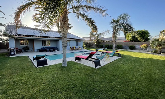 Desert Hot Springs House | Privat Salt Water Pool/Spa/Luxury/Comfort/Games