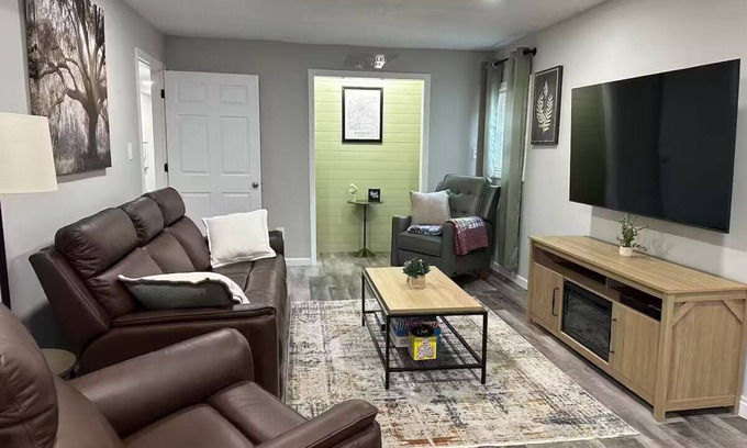 Knoxville Apartment | Private 2‑bed/2‑bath Basement Suite near Downtown & Smokies