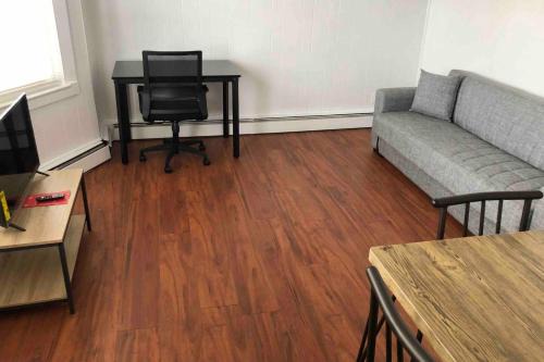 Elizabeth Apartment | Private 2-bedroom apartment with direct bus to NYC Manhattan only a 5-minute walk away