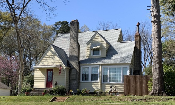 Easley Apartment | Private 2 Bedroom Upstairs Apartment