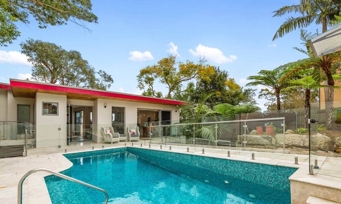 Northwood House | Private 3-Bed North Shore Haven with Swimming Pool