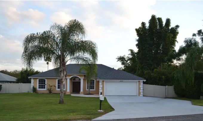 Montverde House | Private 3-bedroom pool & waterfront home