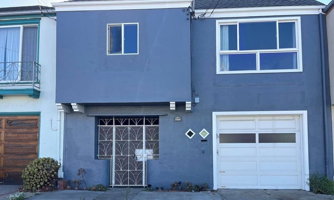 Parkside House | Private 3BD/1.5BA next to the ocean beach
