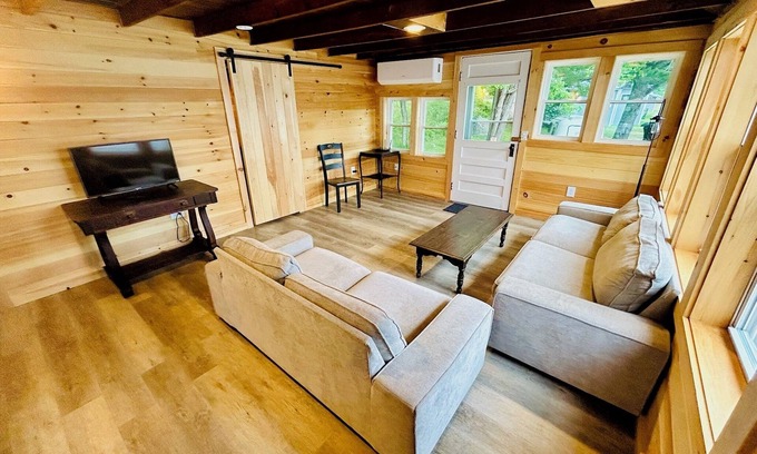 Dedham Cabin | Private 3BR Lakefront Cottage on Green Lake @ Jenkins Beach #3