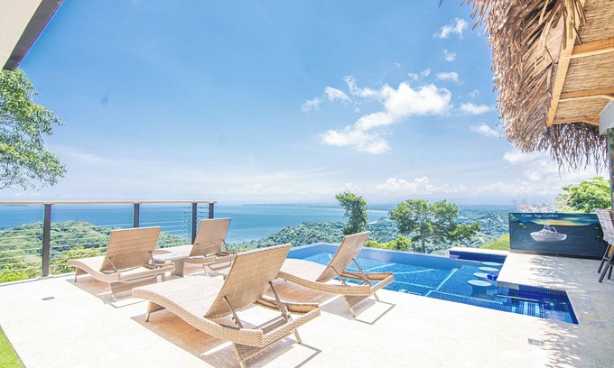 Jaco Villa | Private 4-bedroom Villa, Complimentary Chef, 24/7 Security