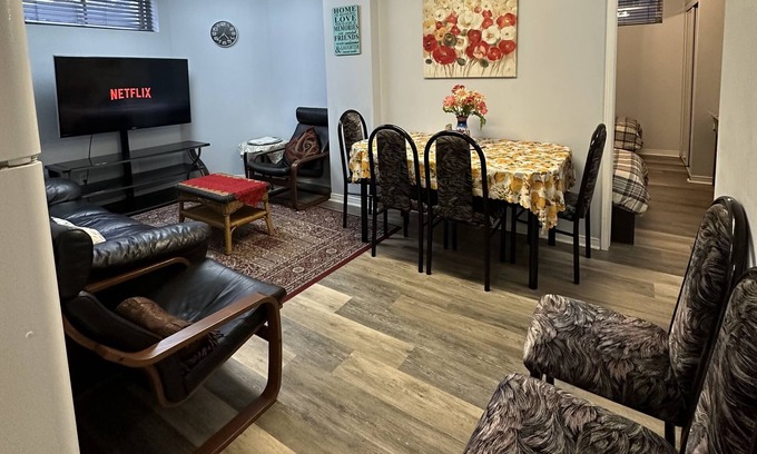 Central Erin Mills House | PRIVATE 5* APARTMENT WITH 1 FREE PARKING - FULLY FURNISHED