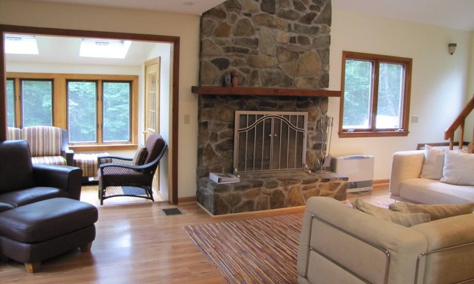 Springfield House | Private 5 bedroom/3 Bath- SKI downhill/cross country+Golf,Hike,kayak,swim,relax.