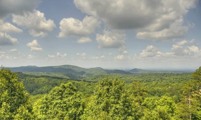 Ellijay Cabin | ❤Private 5Bed Luxury Lodge w/Breathtaking Mtn&LakeViews,HotTub,FireTable,Games