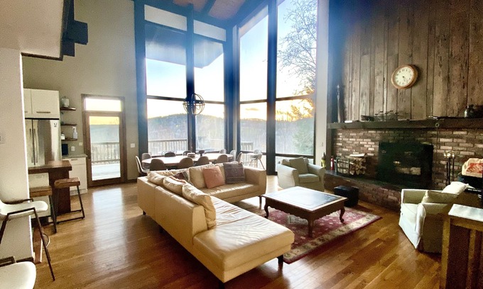 West Dover Ski Chalet | Private 6 bedroom Chalet 5min to Mt Snow