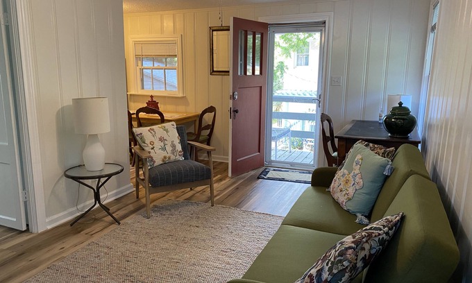 Fort Worth Cottage | ★❤ Private apartment Historic district ❤★