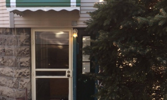 Skokie Apartment | Private Apartment With A Private Entrance To Our Cozy Newly Renovated Apartment
