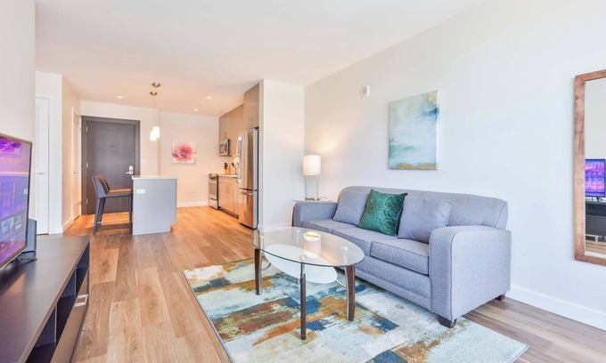 Seaport District Apartment | Private Apt In Downtown Seaport with Pool