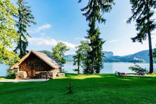 Bled Apartment | Private beach house on Lake Bled