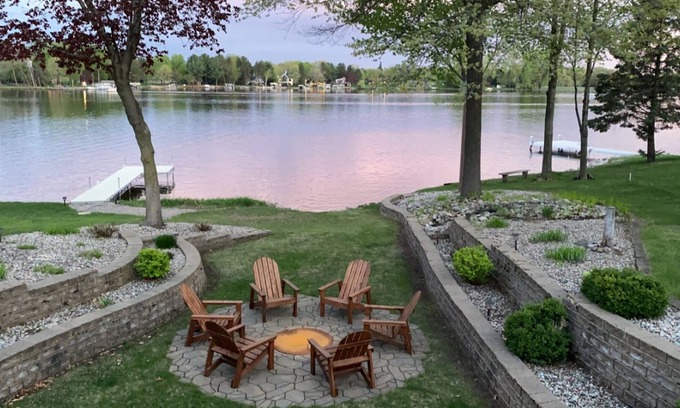 Nekoosa House | Private beach/Lakefront Getaway on Lake Camelot
