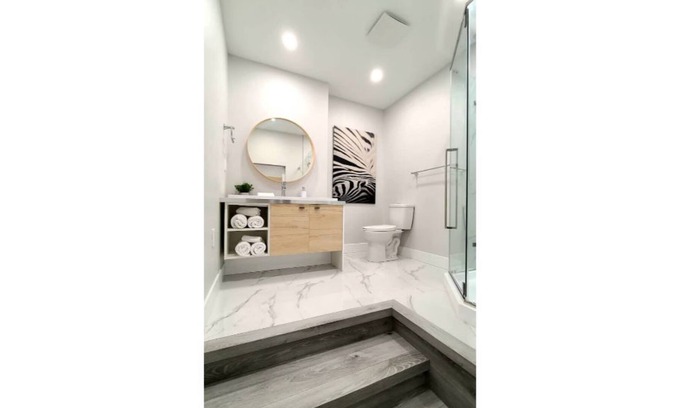 Fleetwood Apartment | Private, Brand-new contemporary One-Bedroom Suite