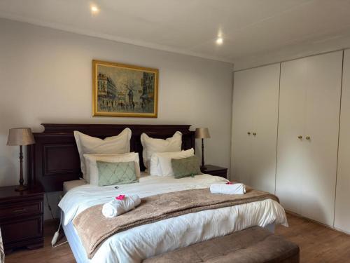 Greater Johannesburg Metropolitan Area Apartment | Private Bryanston Cottage, Garden, Uncapped Wi-Fi