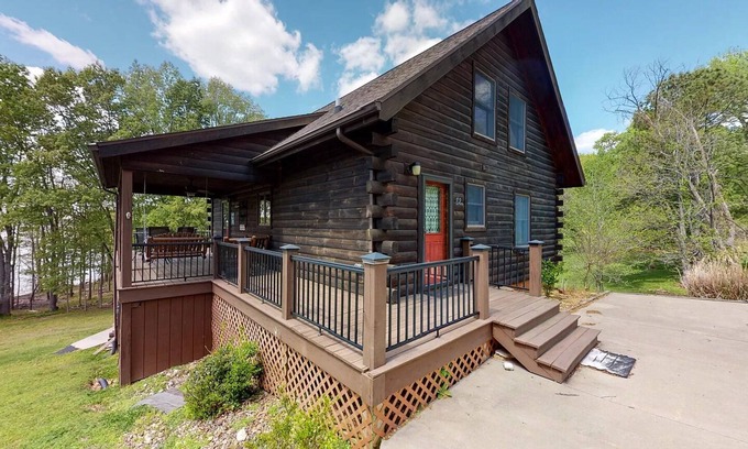 Cadiz House | Private Cabin Overlooking Lake Barkley