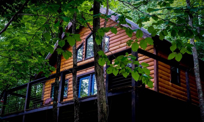 Butler House | Private cabin tucked away in the trees
