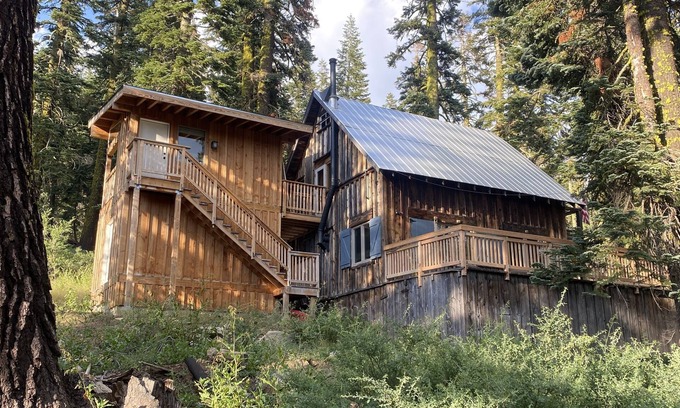 Echo Lake Ski Chalet | Private Chalet outside Tahoe near Echo Lake, amazing hot tub deck and loft