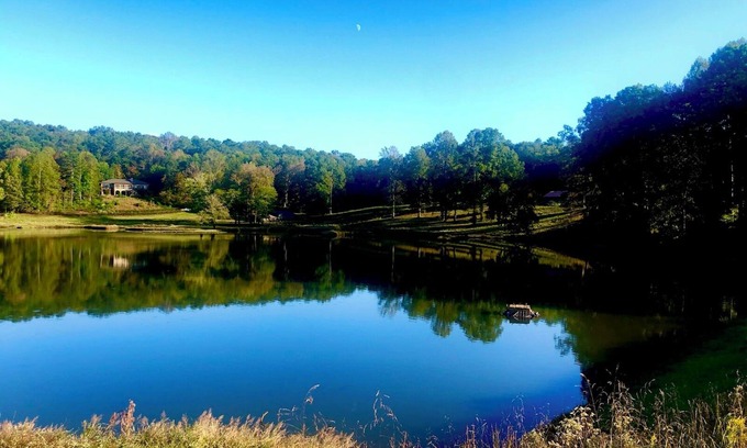 Clarkesville House | PRIVATE ! Charming Lake house on 20 acre private lake with sunset vi