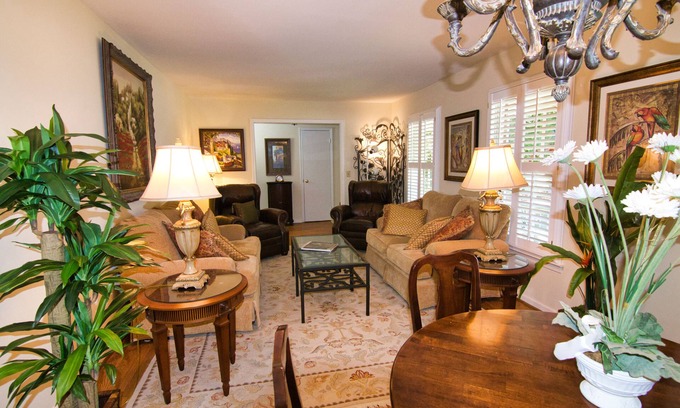 Tucker House | Private charming, stylish retreat in Tucker